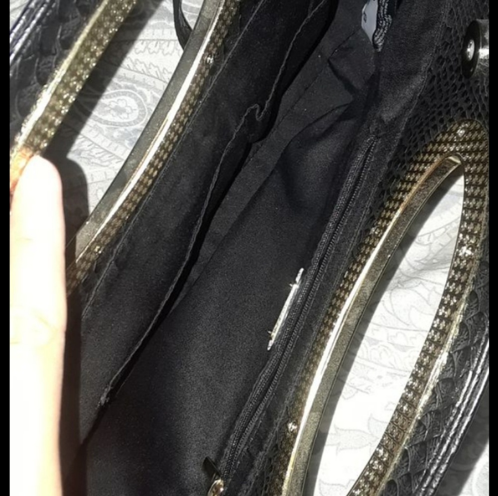 Purse - Picture 4 of 4